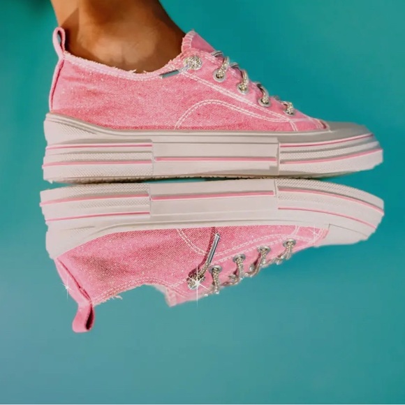 Very G Aman Pink Sparkle Sneakers-NIB - Picture 3 of 3